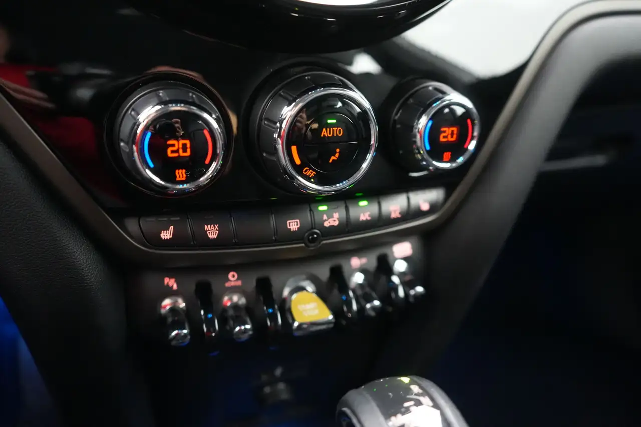 MINI Cooper 1.5 PHEV ALL4 Business Ed. LEDER/CUIR LED GPS PDC, миниатюра 23