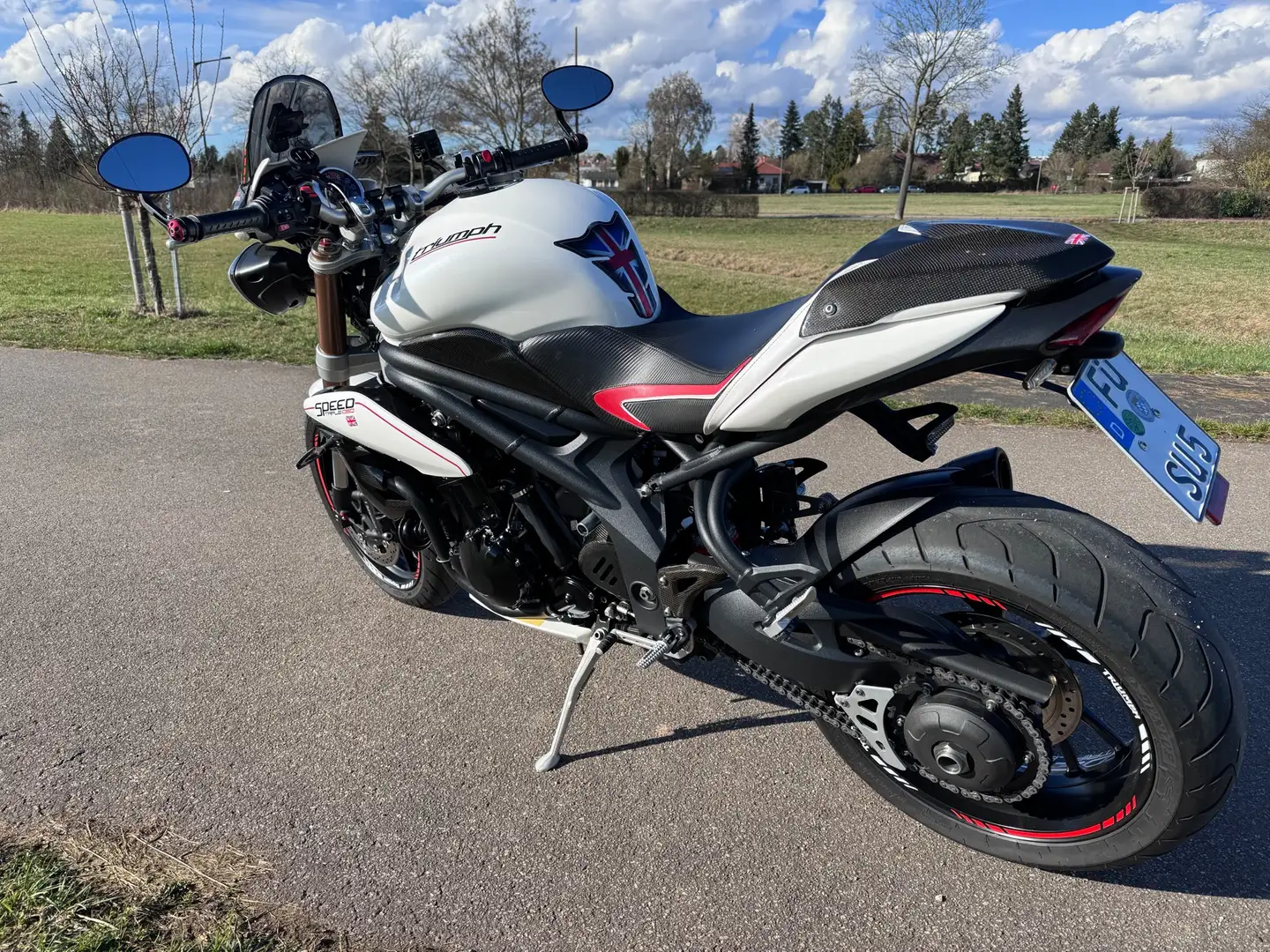 Triumph Speed Triple 1050 viele Extras Weiß - 2