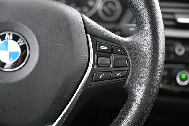 BMW 3 Series view 27