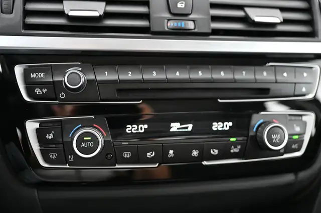 BMW 3 Series view 23