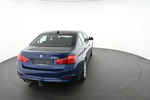 BMW 3 Series view 12