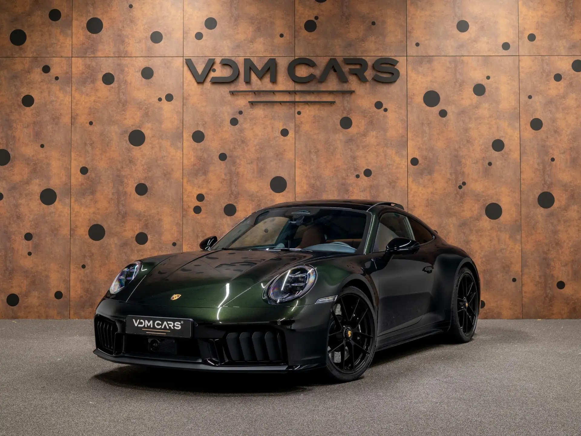 포르쉐 911 Carrera 4 GTS Coupe 2026 블랙 사진 1