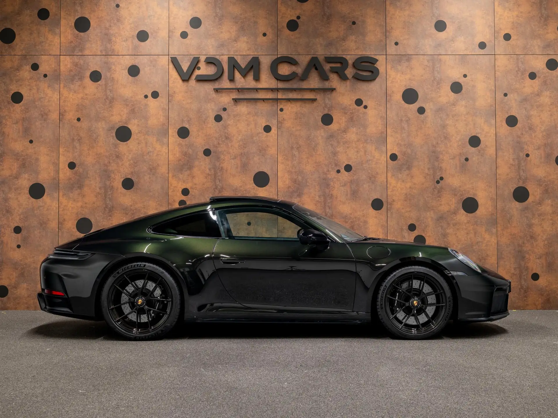 포르쉐 911 Carrera 4 GTS Coupe 2026 블랙 사진 6