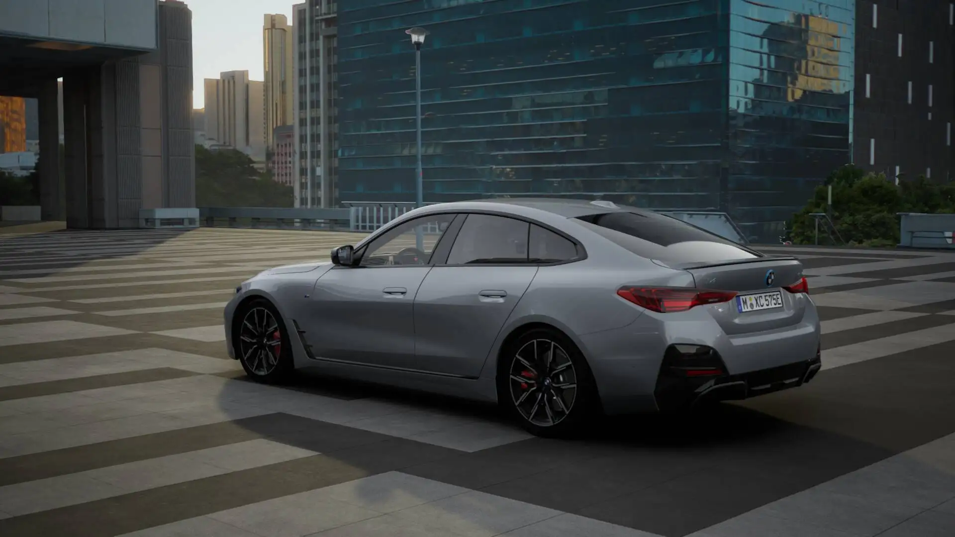 BMW i4 eDrive35 M Sport / Achteruitrijcamera / Adaptieve Grijs - 2