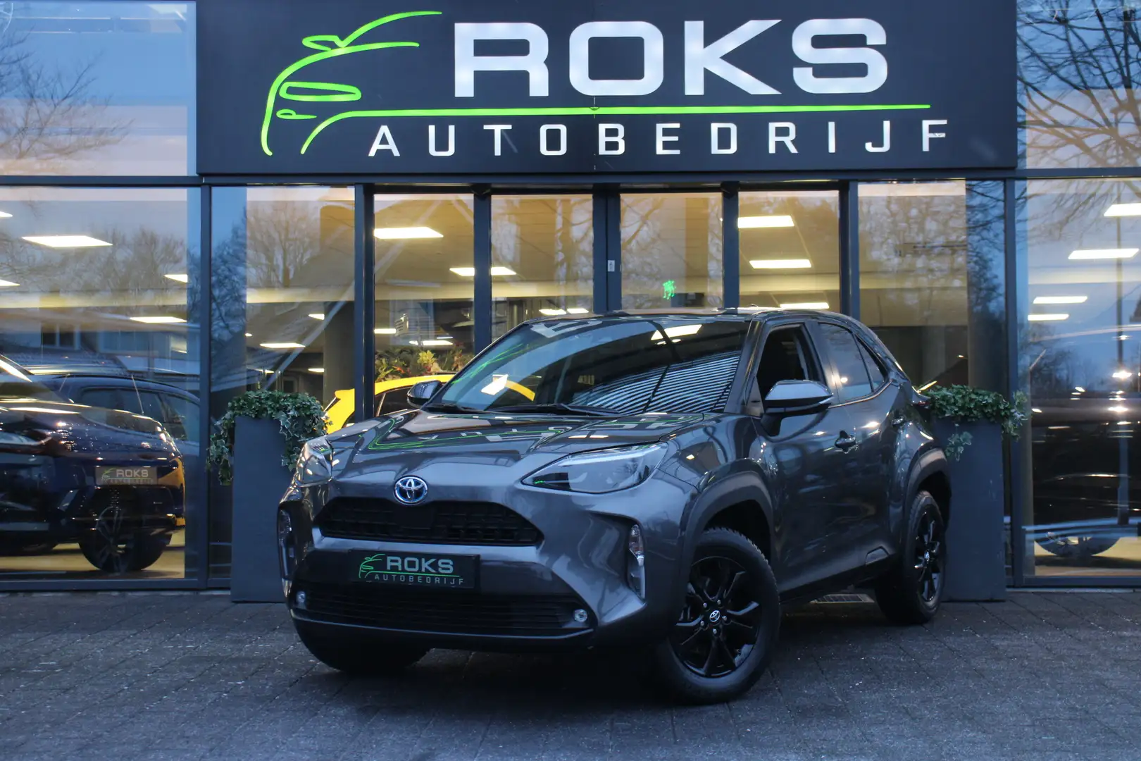 Toyota Yaris Cross 1.5 Hybrid Dynamic Grau - 1