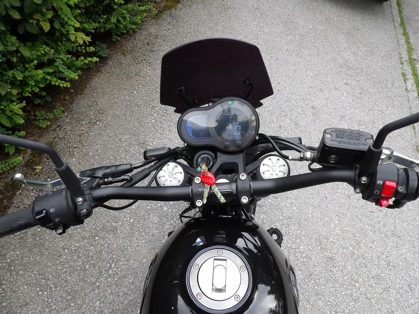 Benelli Leoncino 500 Scrambler Negru - 2