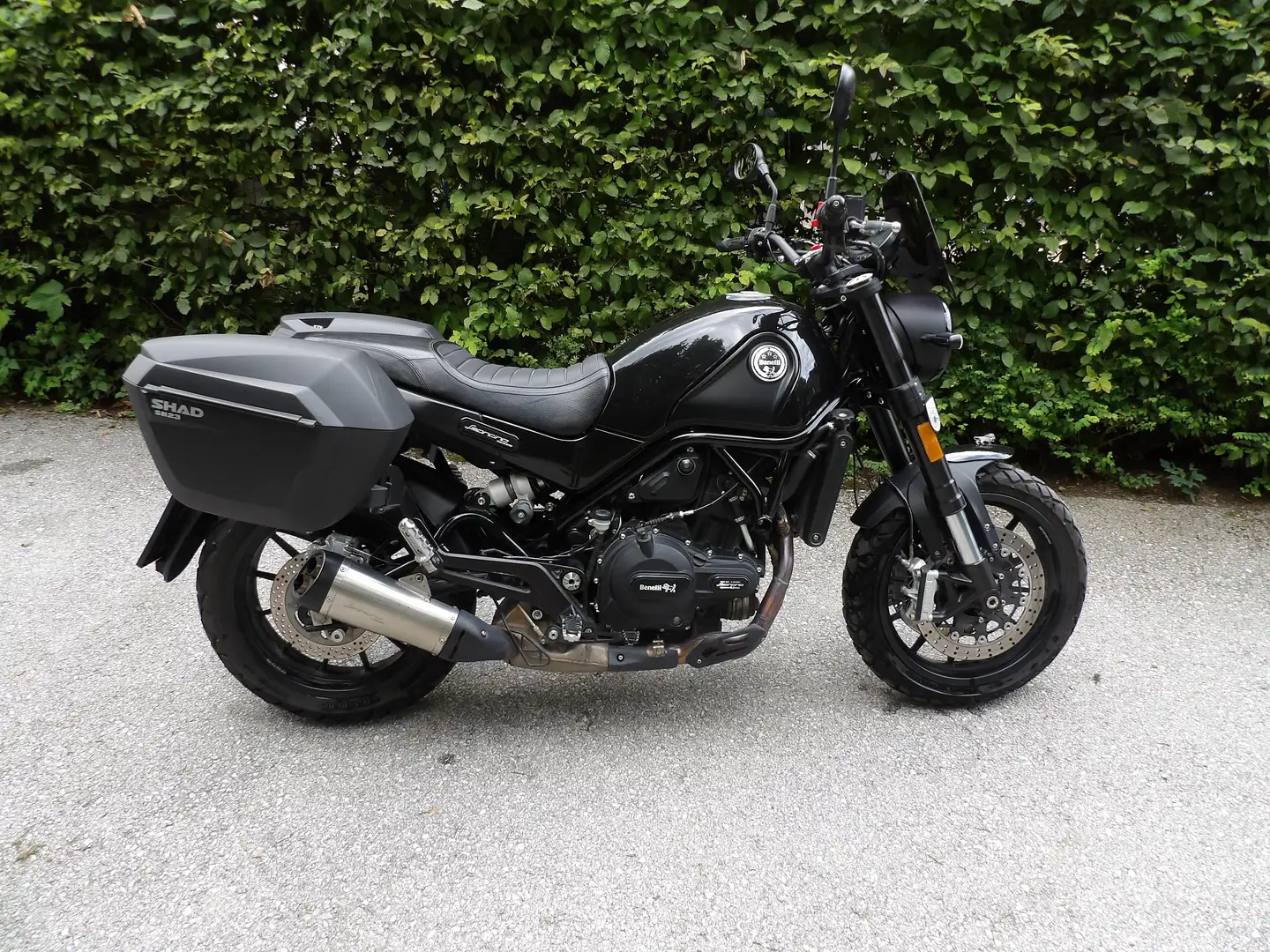 Benelli Leoncino 500 Scrambler Negru - 1