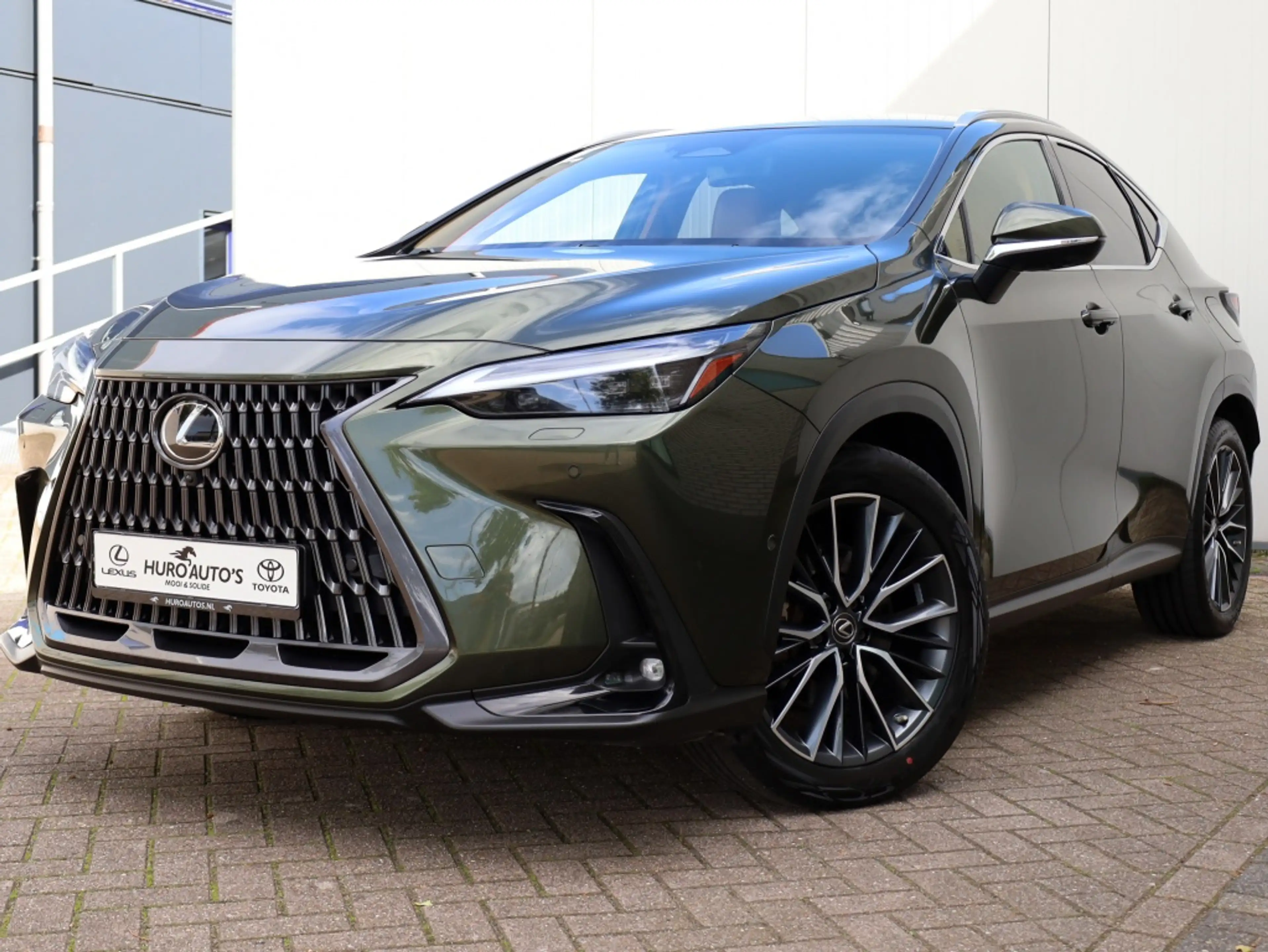 Lexus NX 450h+ AWD Executive Line | President Pack | Park-Assist — photo 11