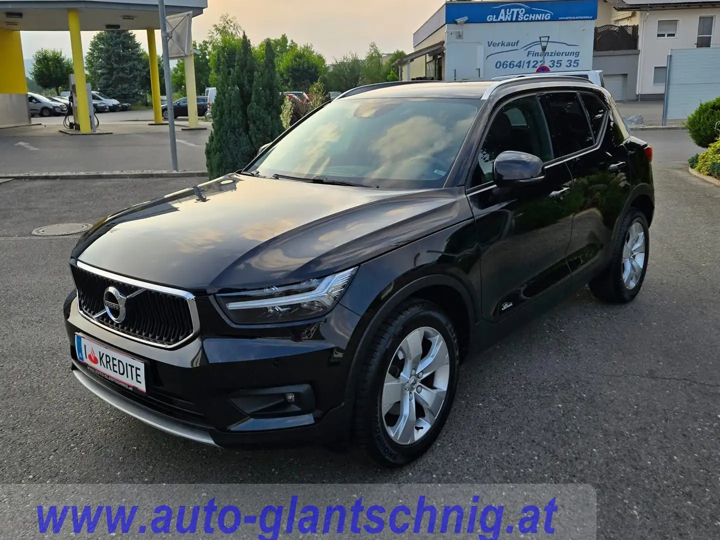 Volvo XC40 Momentum 2WD * 1. Besitz * Schwarz - 1