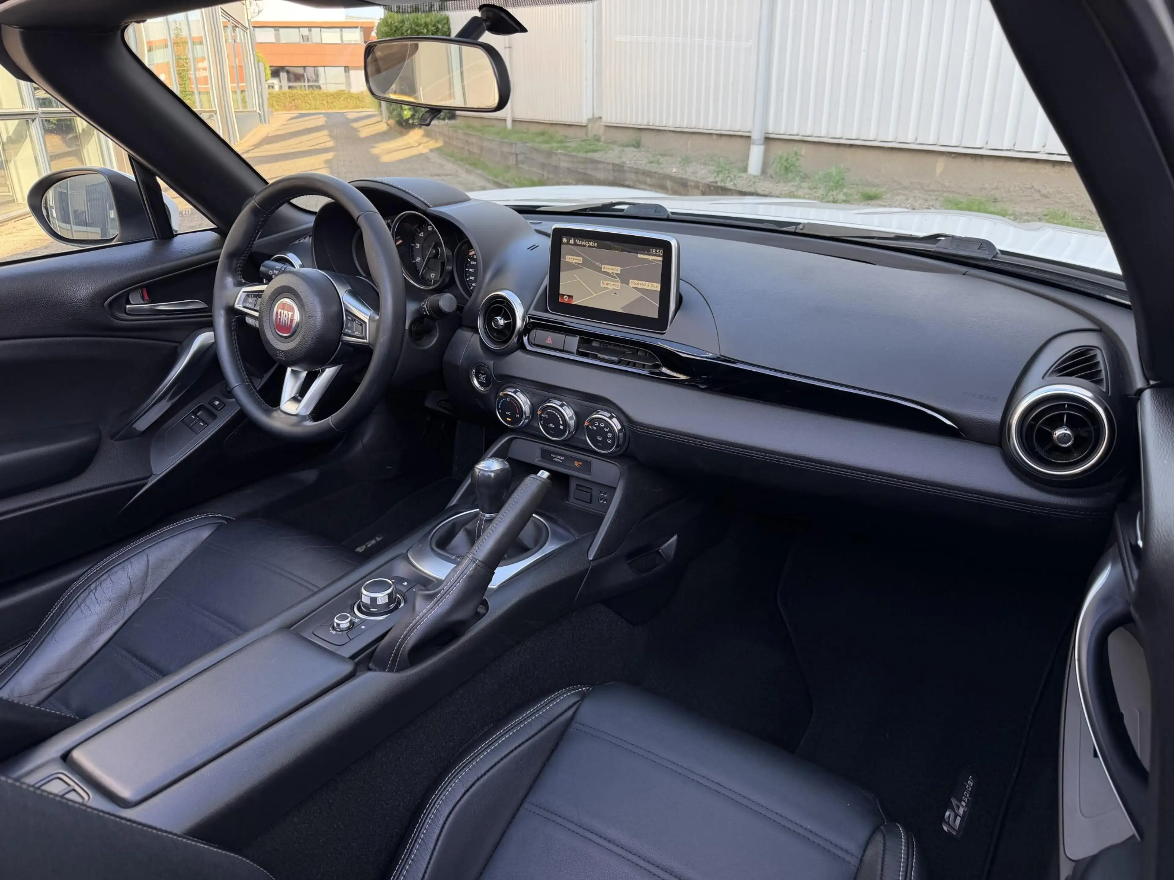 Fiat 124 Spider 1.4 MultiAir Turbo Lusso | NL-Auto/Bi LED/Leder/Cr — photo 34