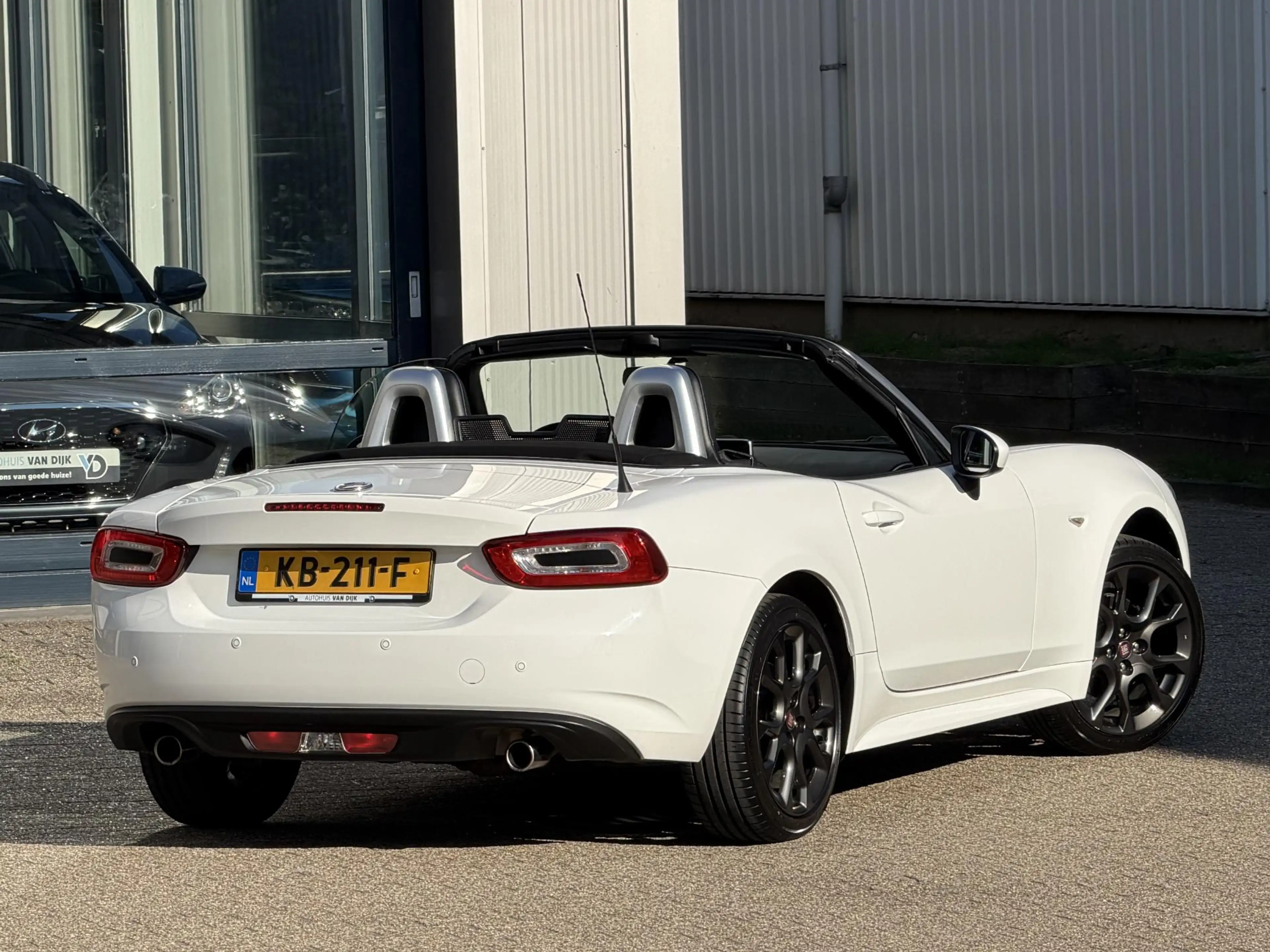 Fiat 124 Spider 1.4 MultiAir Turbo Lusso | NL-Auto/Bi LED/Leder/Cr — photo 32