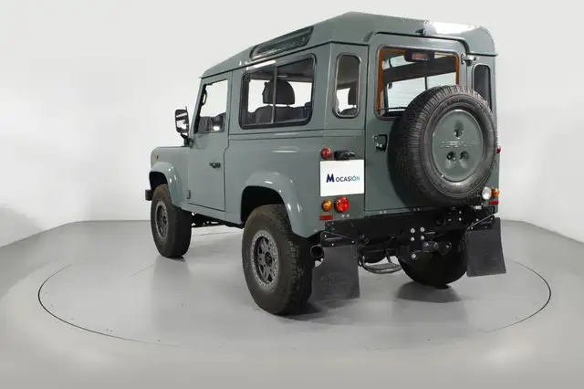Land Rover Defender 90 SW E