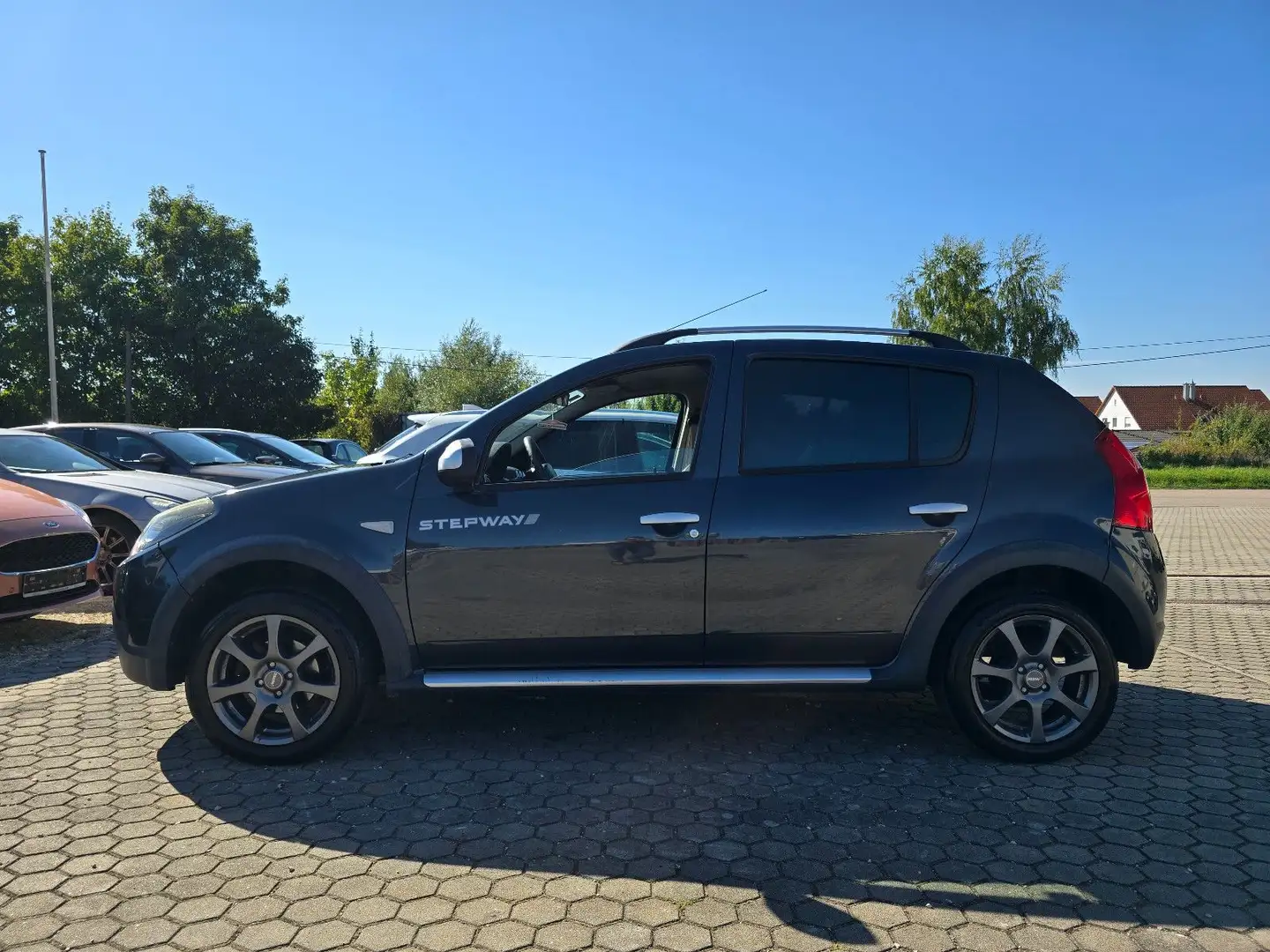 Dacia Sandero Stepway II / LPG / TÜV NEU Grau - 2