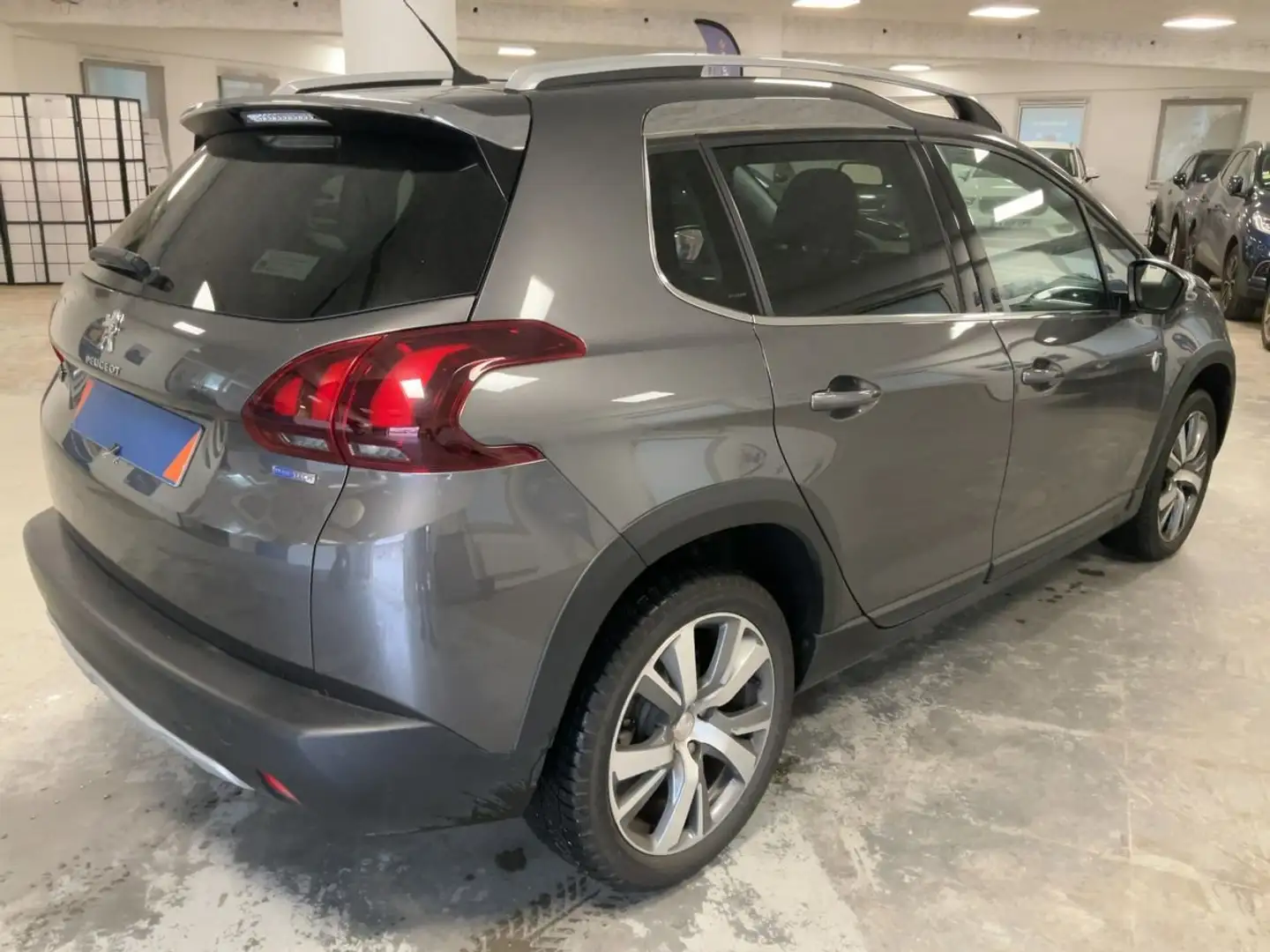 Peugeot 2008 PureTech 110 EAT6 NAVI LED BT TEMP CARPLAY PANO Grey - 2