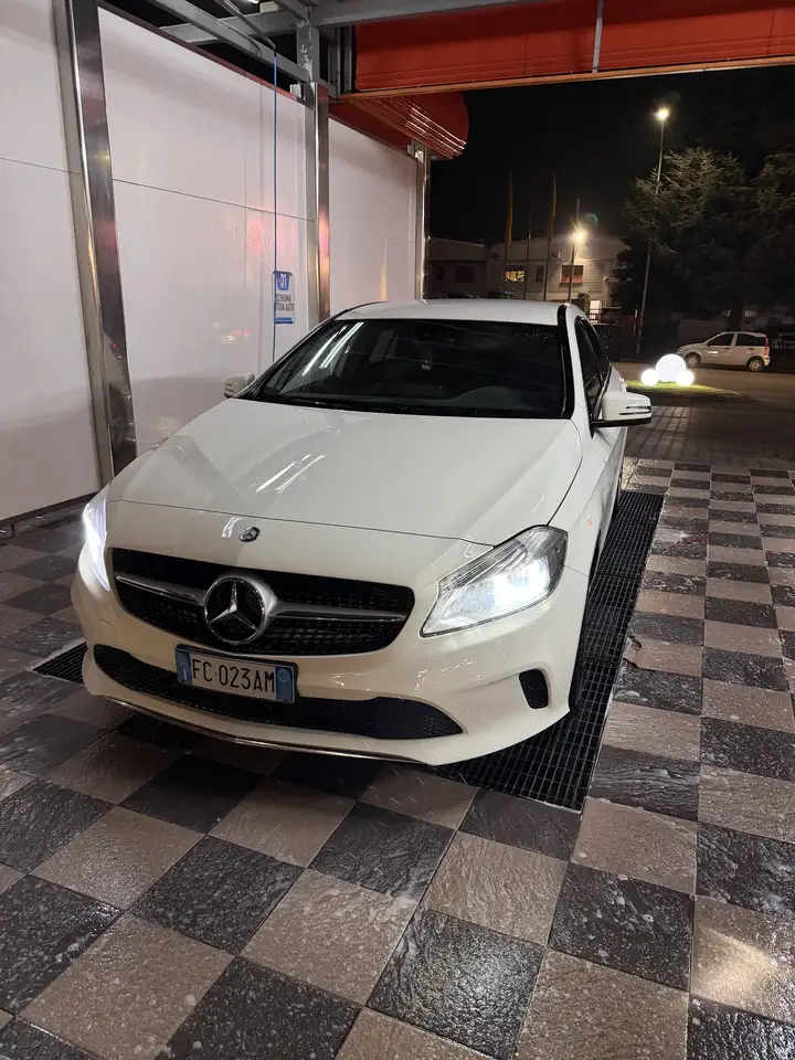 Mercedes-Benz A 180