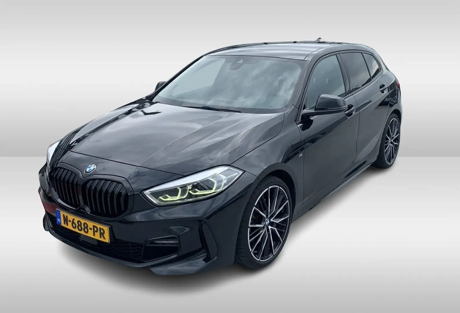 BMW 118 1-serie 118i Executive Ed. M Sport / Navigatie / H Zwart - 1
