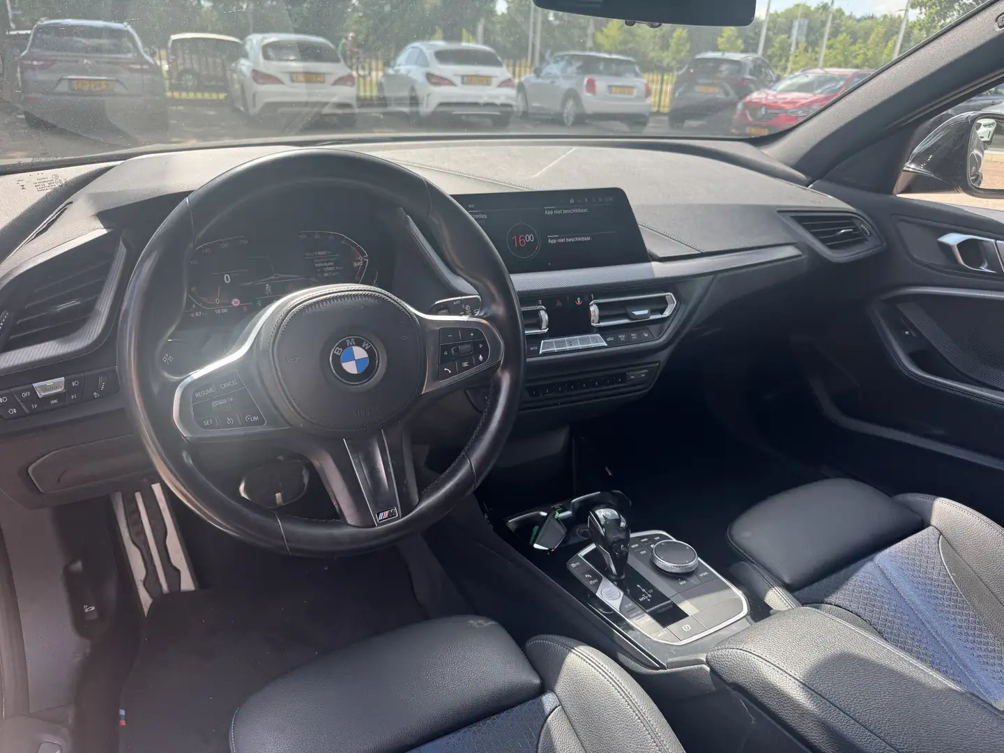 BMW 118 1-serie 118i Executive Ed. M Sport / Navigatie / H Zwart - 2