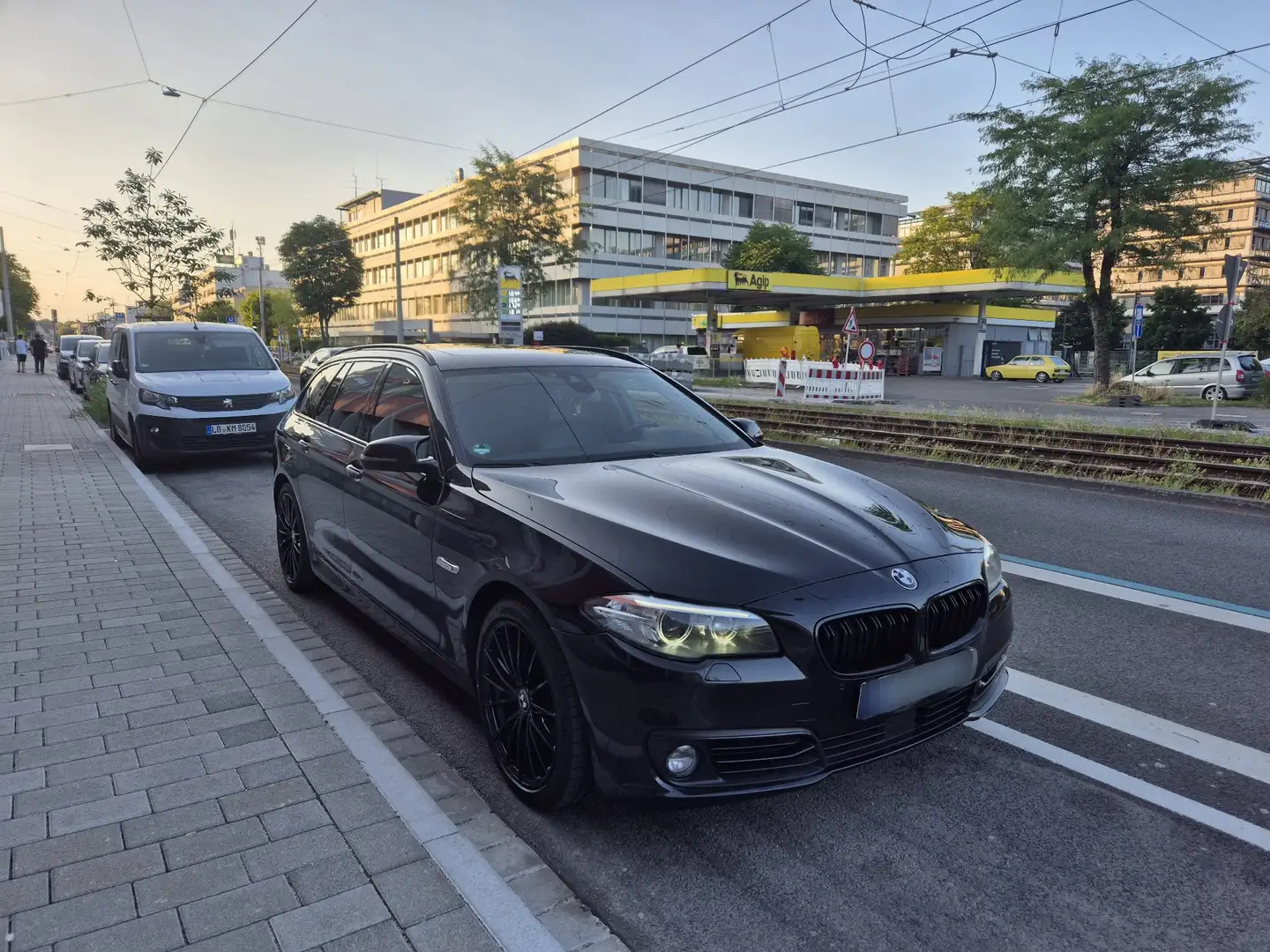 BMW 535 535d xDrive Touring Aut. Luxury Line Schwarz - 2