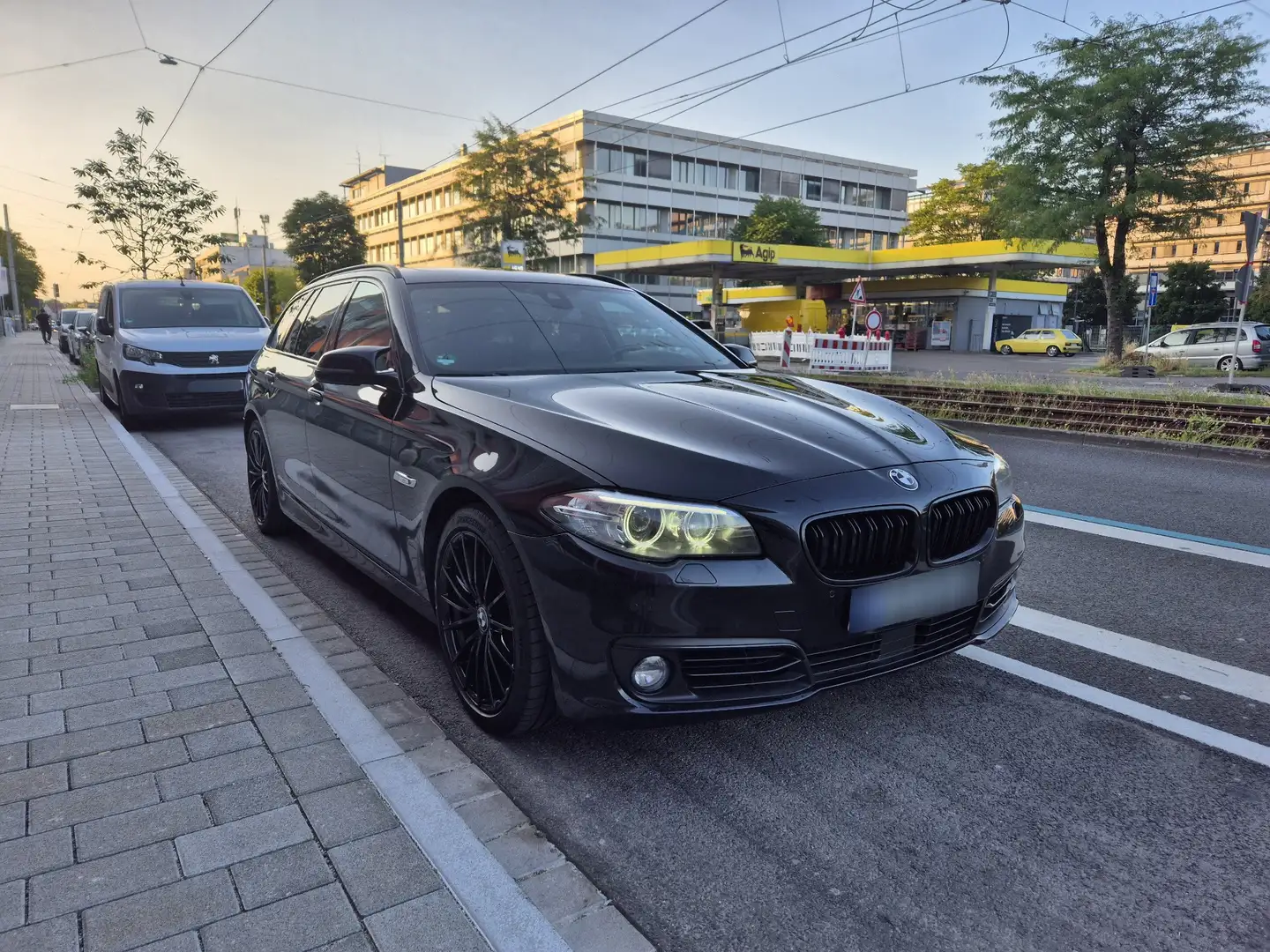 BMW 535 535d xDrive Touring Aut. Luxury Line Schwarz - 1