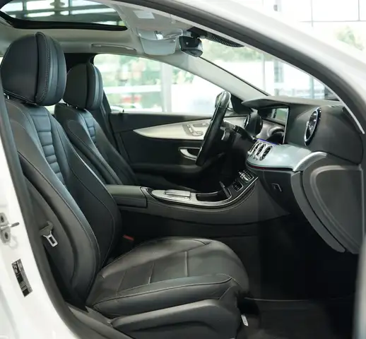 Mercedes-Benz E-Class view 15