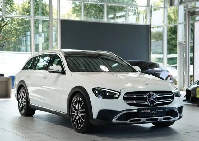 Mercedes-Benz E-Class view 6