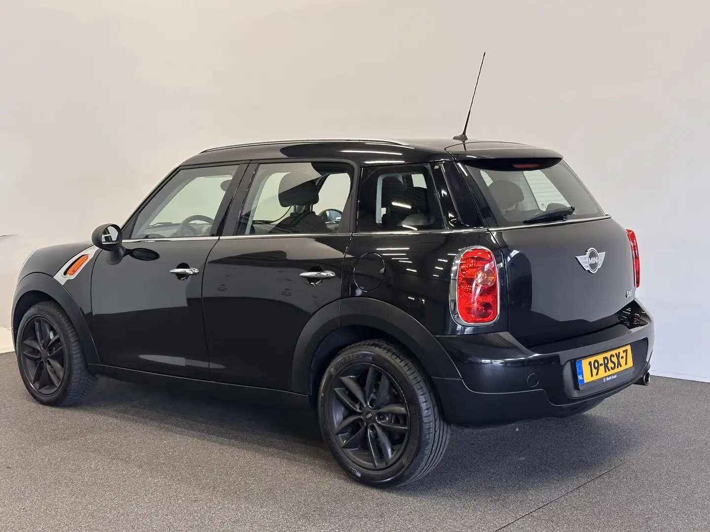 MINI One Countryman Mini 1.6 Automaat Airco 17" LM Velgen APK 01-2026 Noir - 2