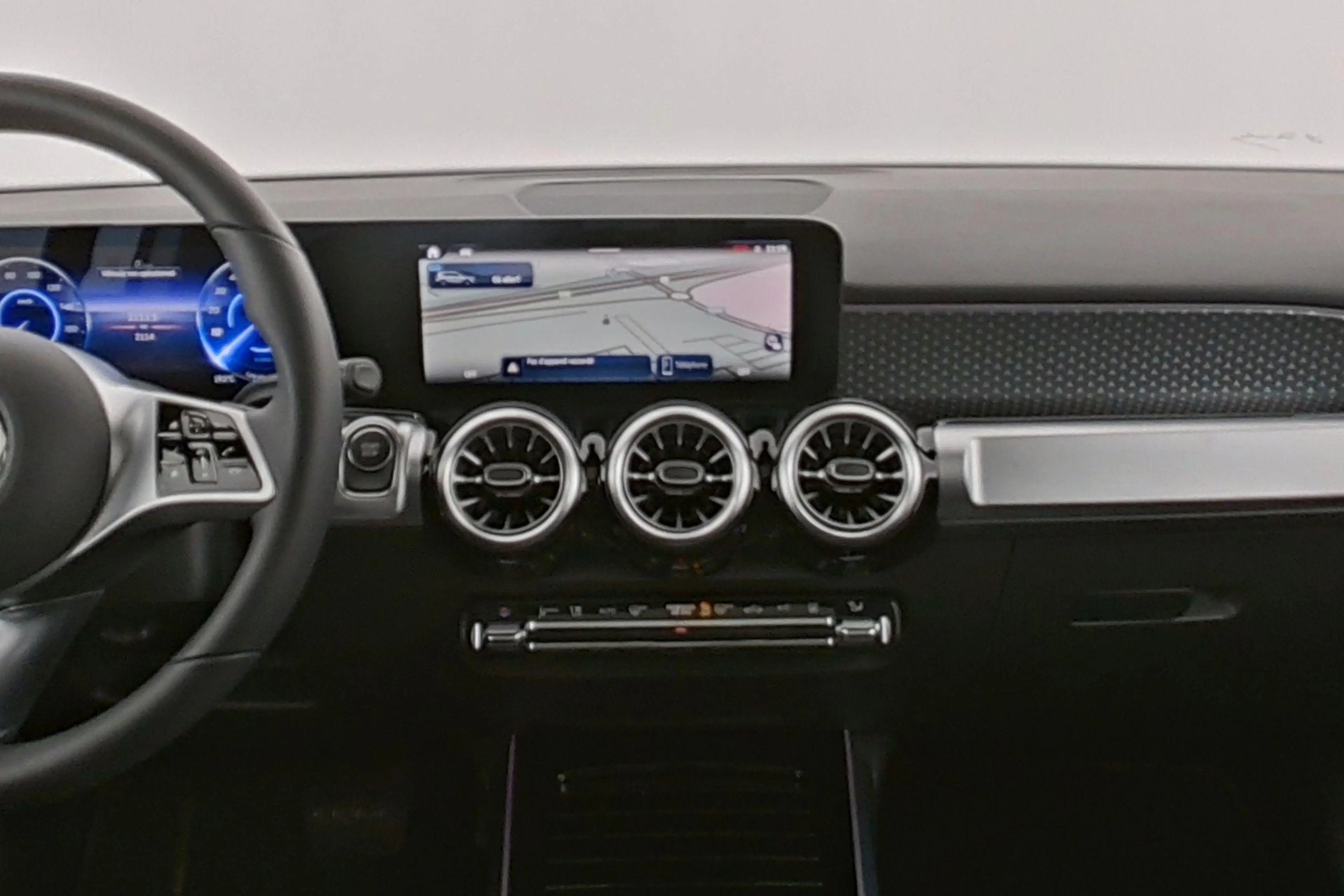 Mercedes-Benz EQB 250 250+ Business Line 7 Places — photo 14