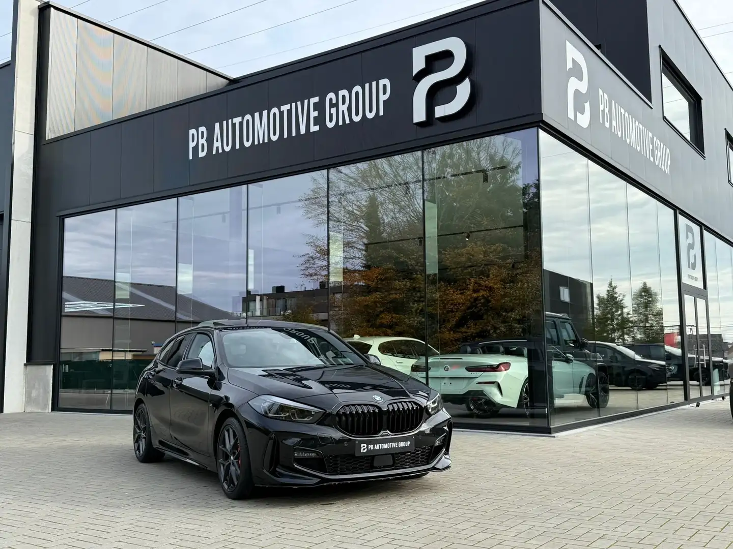 BMW 118 M-Pano-Stuurverwarming-Cockpit Prof-Led-Zetelverw- Zwart - 1