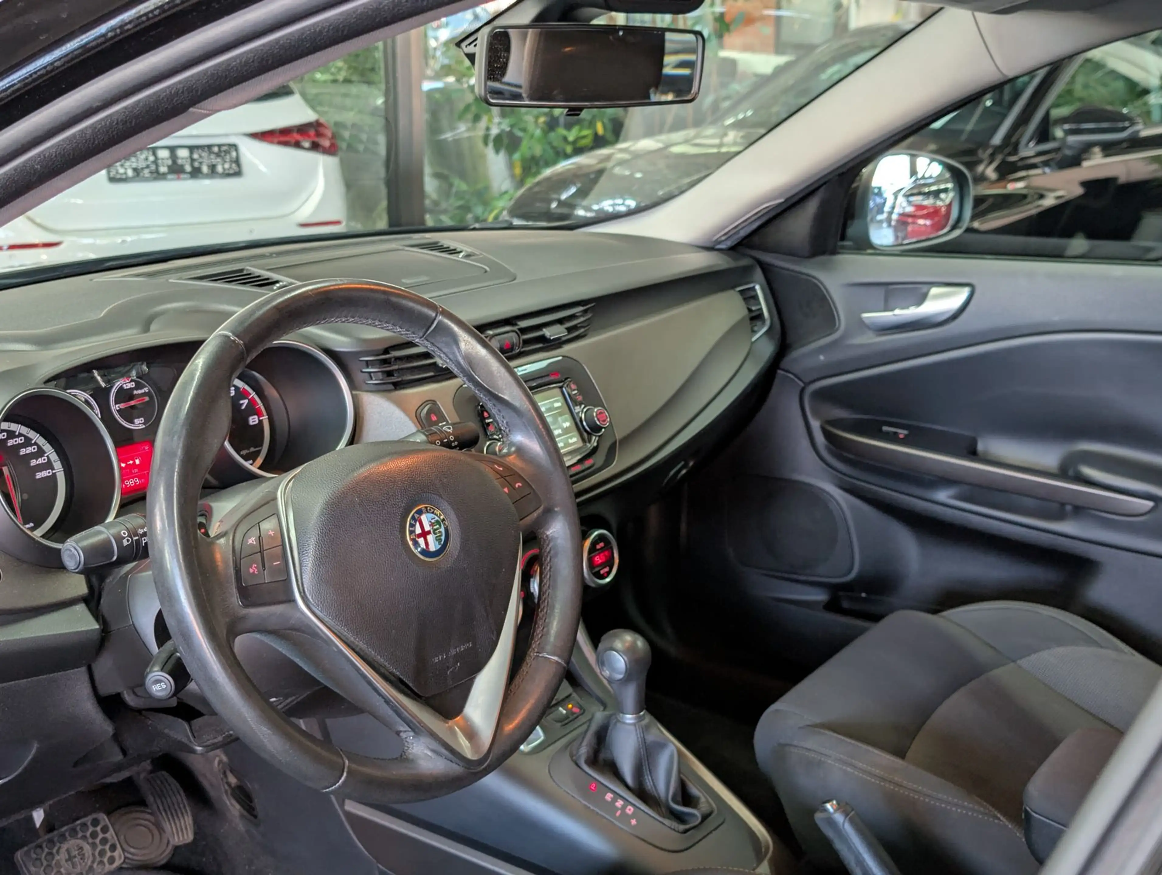 Alfa Romeo Giulietta Turismo 1.4 Turbo XENON TEMP MFL ALU — photo 11