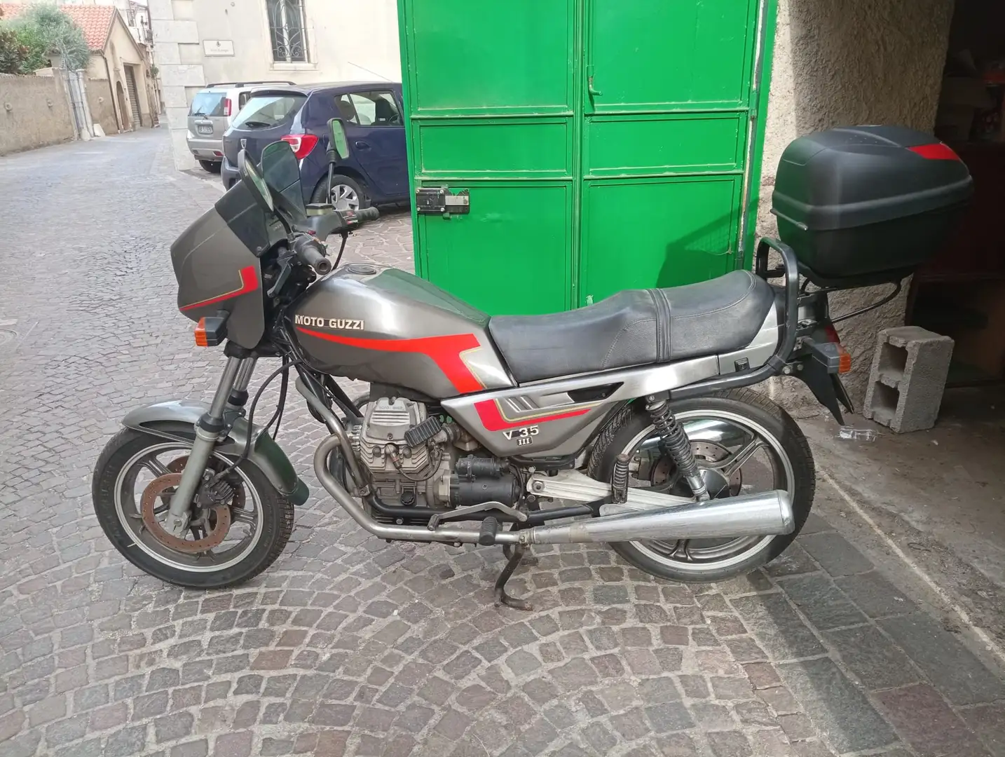 Moto Guzzi V 35 Moto Guzzi PY  V35 III Argent - 2
