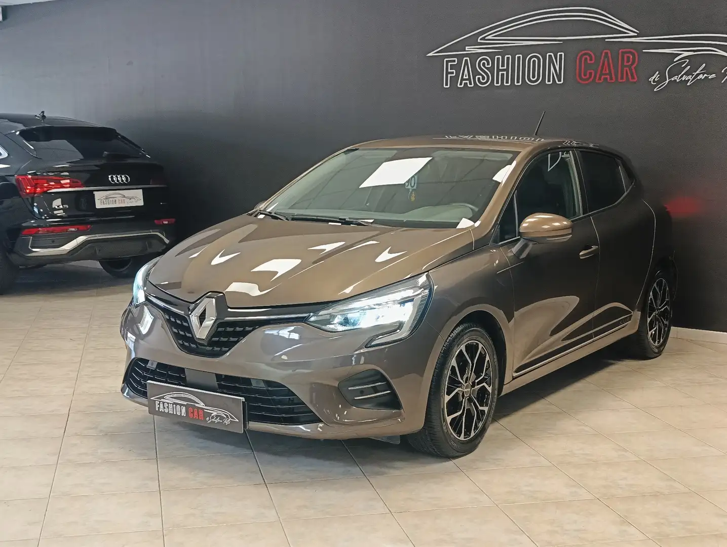 Renault Clio Clio V 2019 1.5 blue dci Intens 85cv Marrone - 2