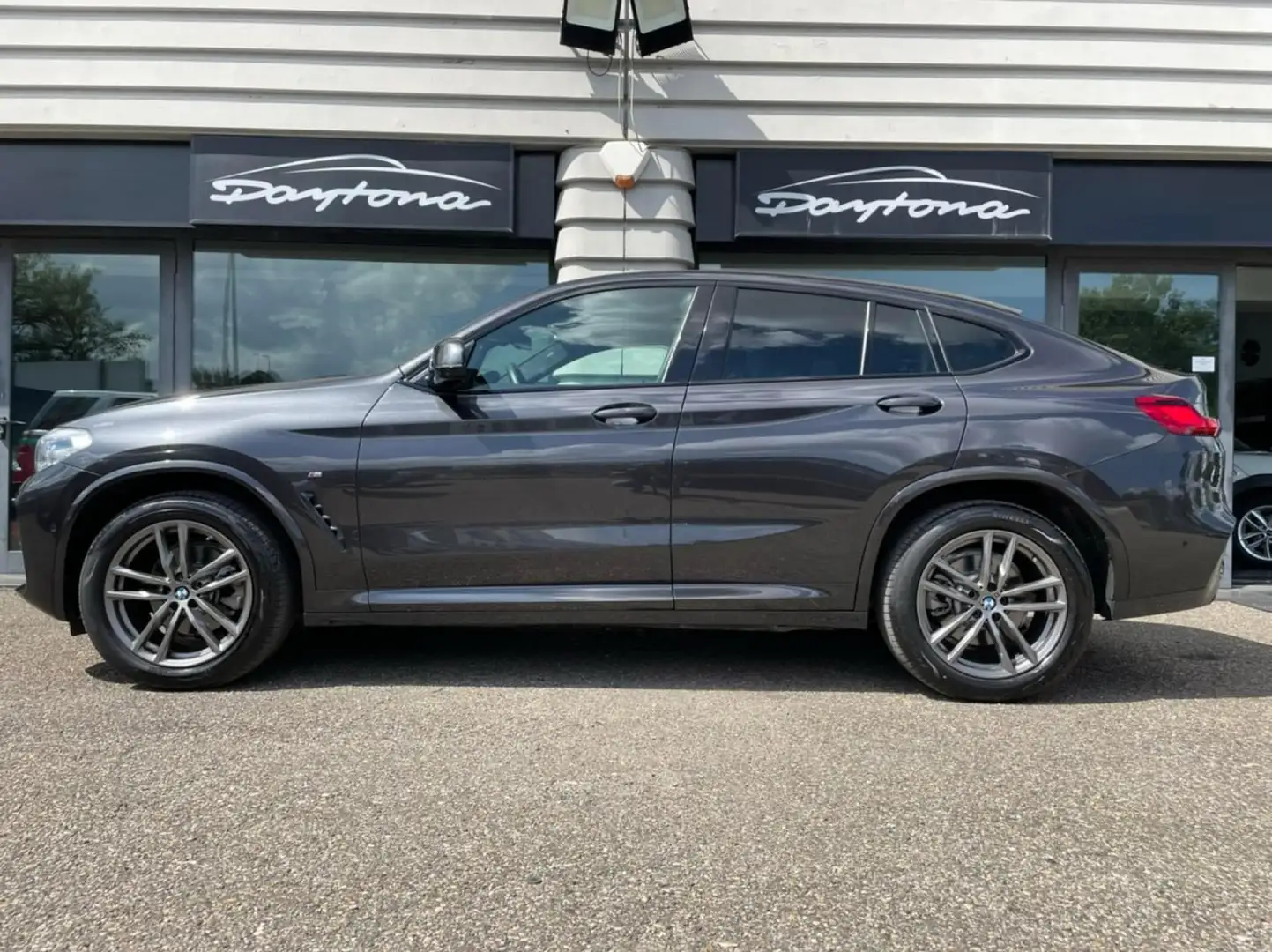 BMW X4 xdrive20d Msport Grijs - 2