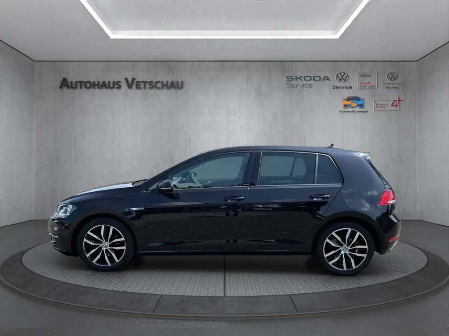 Volkswagen Golf VII IQ.DRIVE 1.5 TSI OPF Navi/AppC/SHZ/PDC Zwart - 2