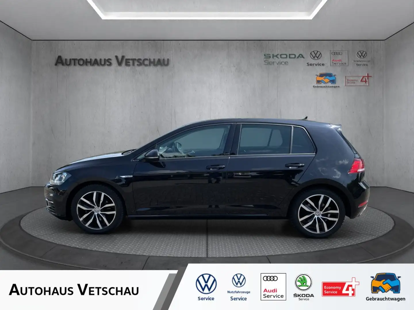 Volkswagen Golf VII IQ.DRIVE 1.5 TSI OPF Navi/AppC/SHZ/PDC Zwart - 1