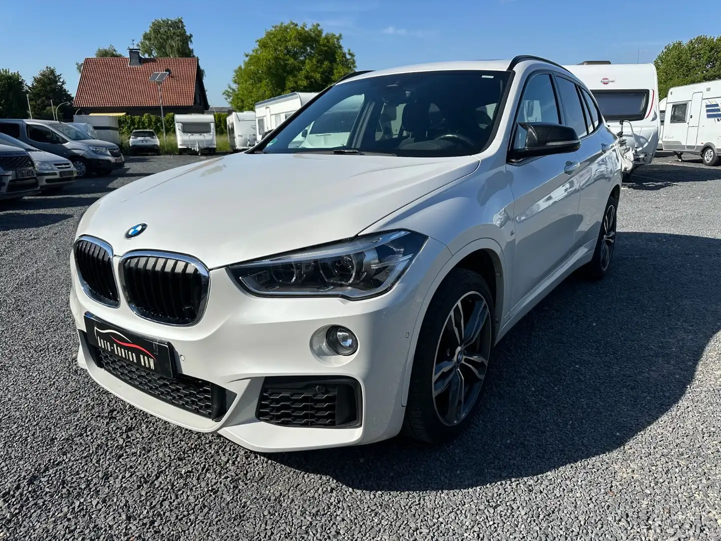BMW X1 sDrive 20 i M Sport TOP Weiß - 1