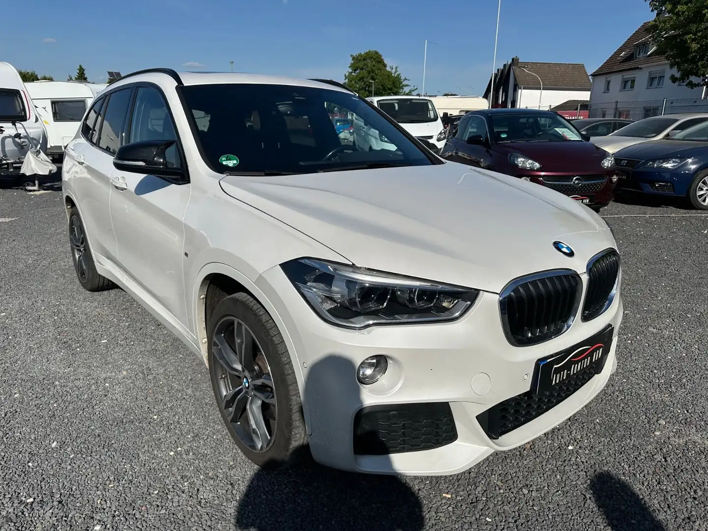 BMW X1 sDrive 20 i M Sport TOP Weiß - 2