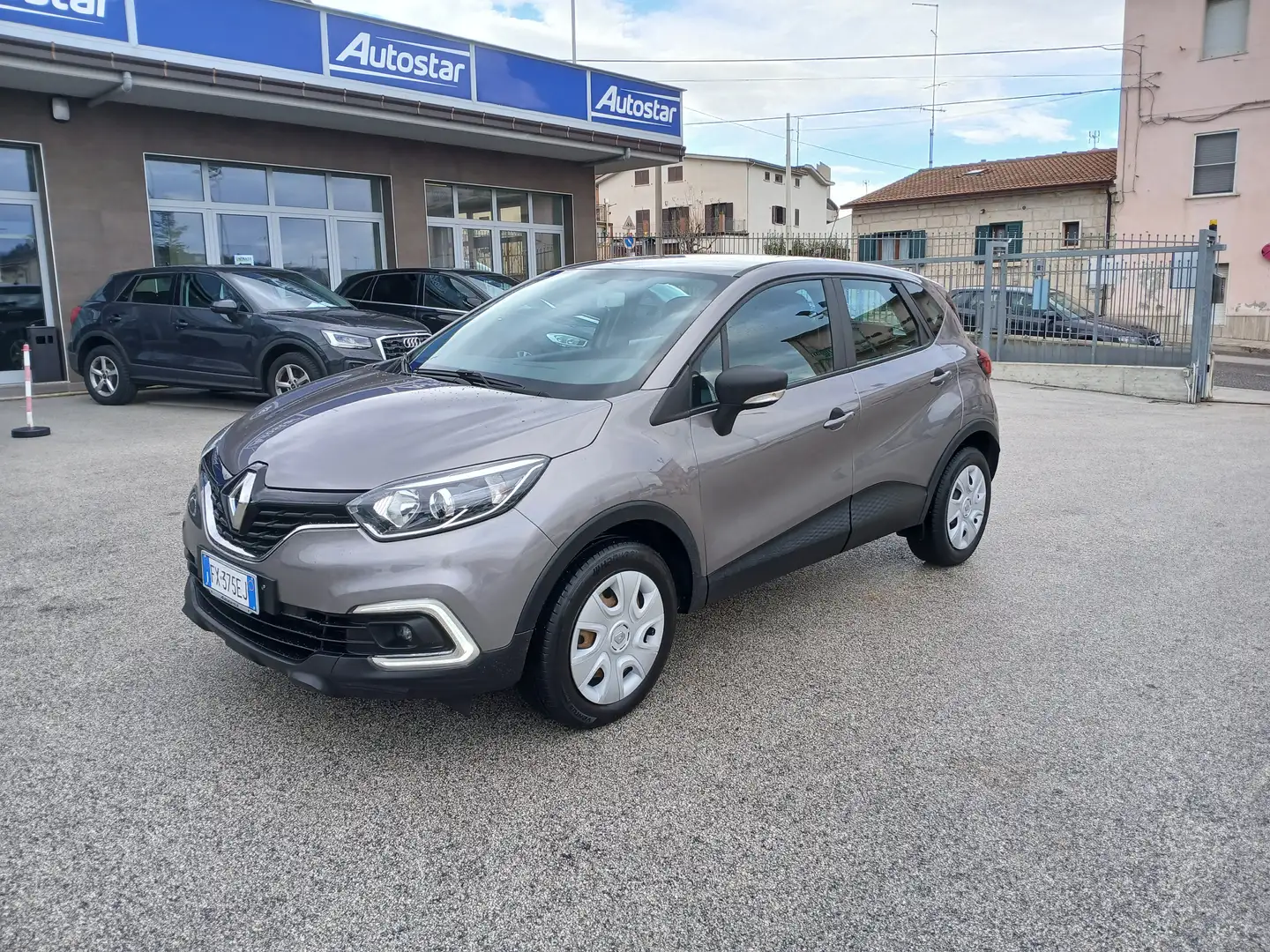 Renault Captur RENAULT CAPTUR BENZINA 0.9 TCE LIFE 90CV 2019 Gris - 2