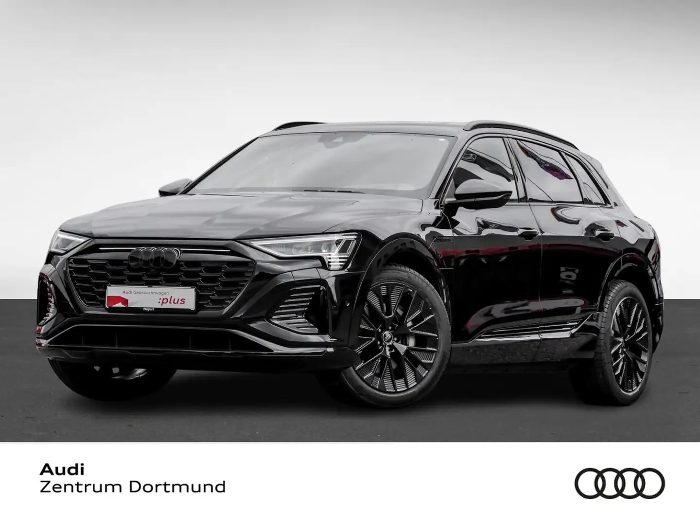 Audi Q8 e-tron 55 quattro S LINE PANO AHK CAM LM21 Schwarz - 1