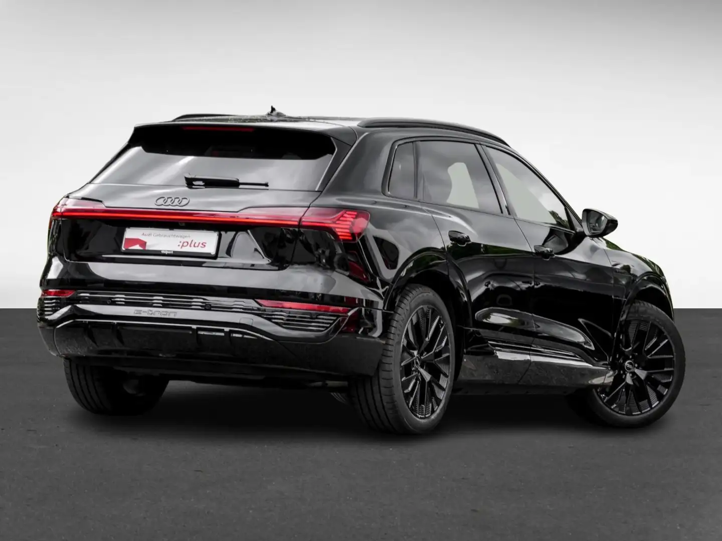 Audi Q8 e-tron 55 quattro S LINE PANO AHK CAM LM21 Schwarz - 2