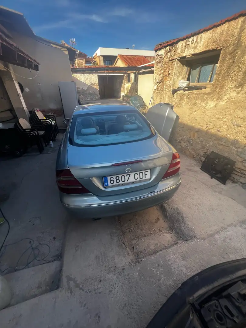 Mercedes-Benz CLK 240 pantalla tactil y llantas 18. - 2