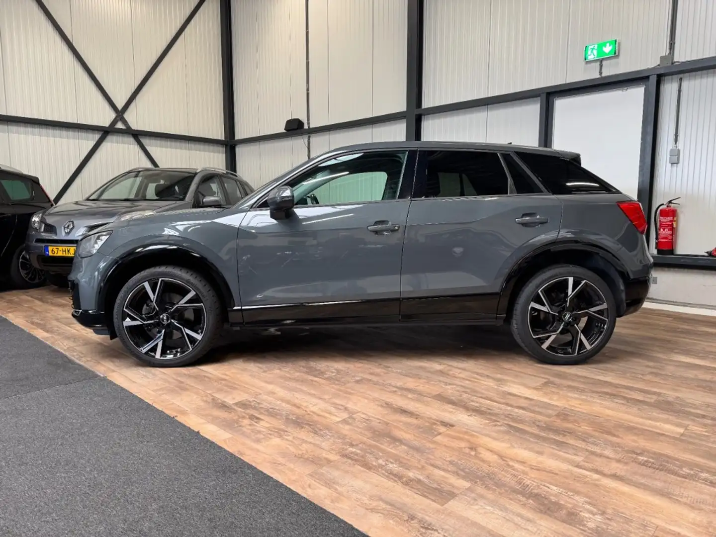 Audi Q2 1.4 TFSI CoD Design Pro Line Plus / AUTOMAAT / LED Grijs - 2