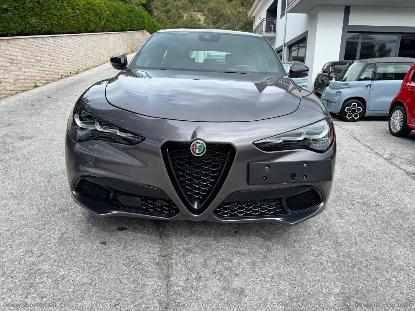 Alfa Romeo Stelvio 2.2 T.d. 160CV AT8 RWD Sprint Gris - 2