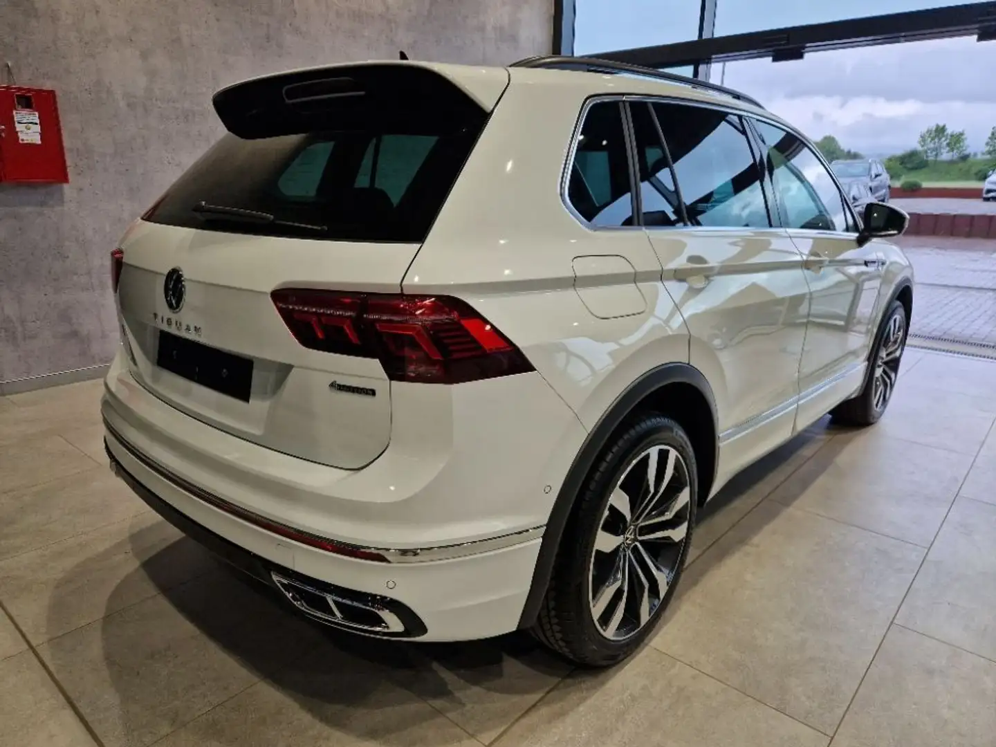 Volkswagen Tiguan 2.0 TDI SCR 4X4 DSG R-Line*Pano*Standheiz Weiß - 2