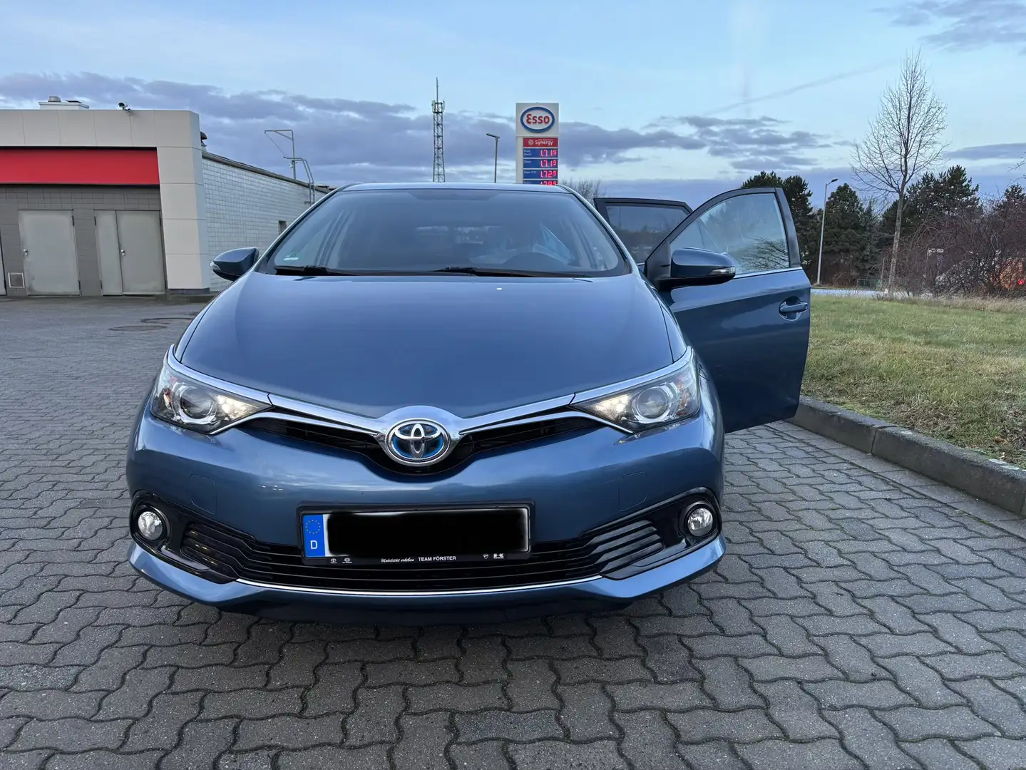 Toyota Auris EDITION - mit Fahradträger Blau - 1