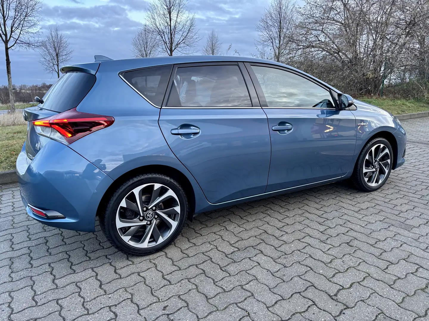 Toyota Auris EDITION - mit Fahradträger Blau - 2