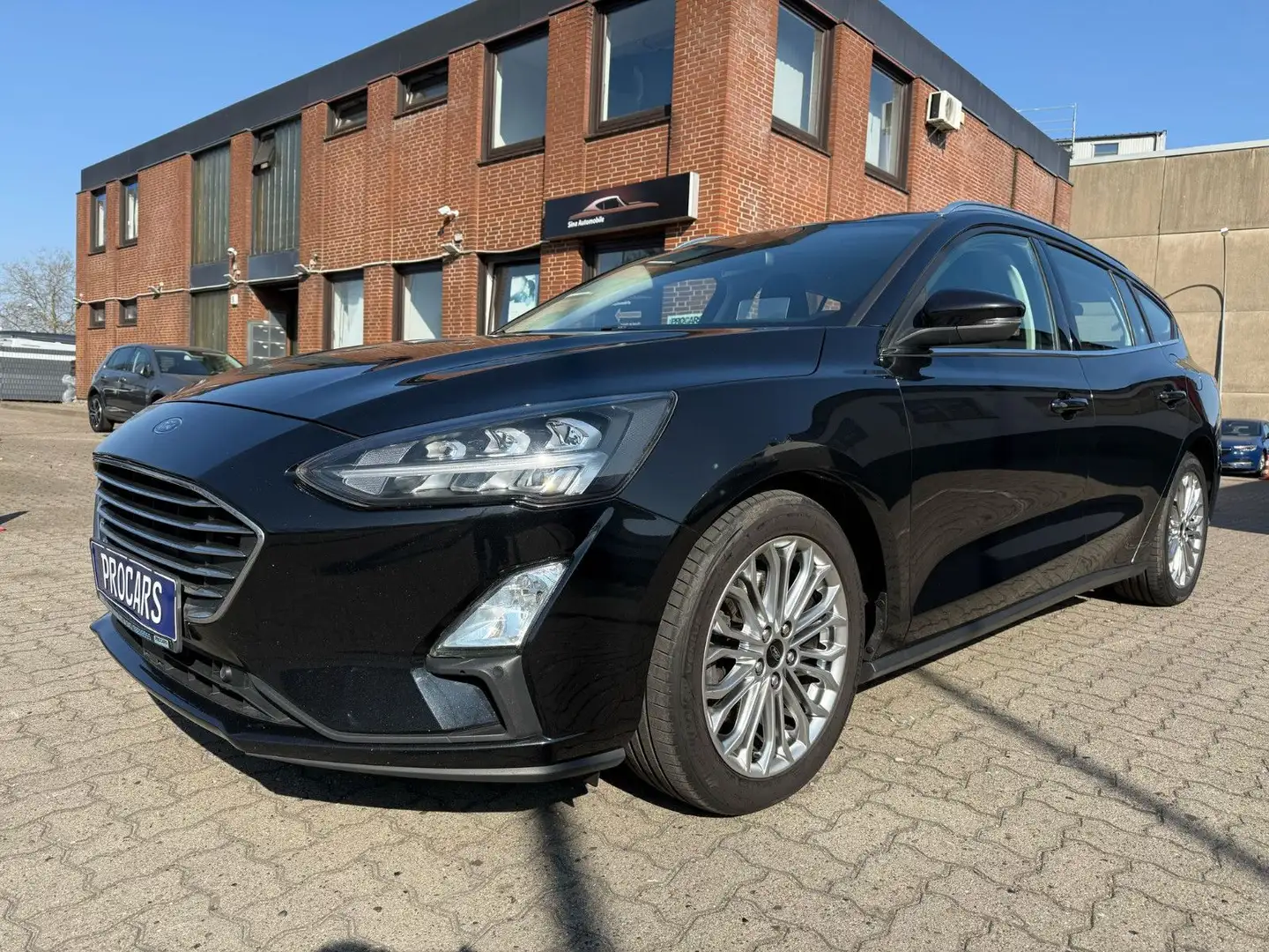Ford Focus 1.5 TDCI  AUT.*Titanium*LED*HEAD-UP*B&O*AHK Negro - 2