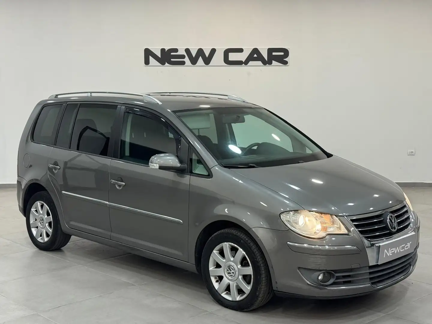 Volkswagen Touran 1.9 TDI 105CV DPF Highline Grigio - 1