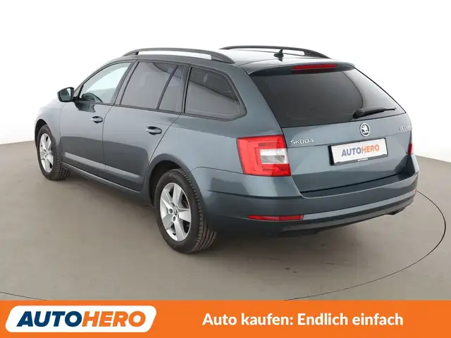 Skoda Octavia view 4