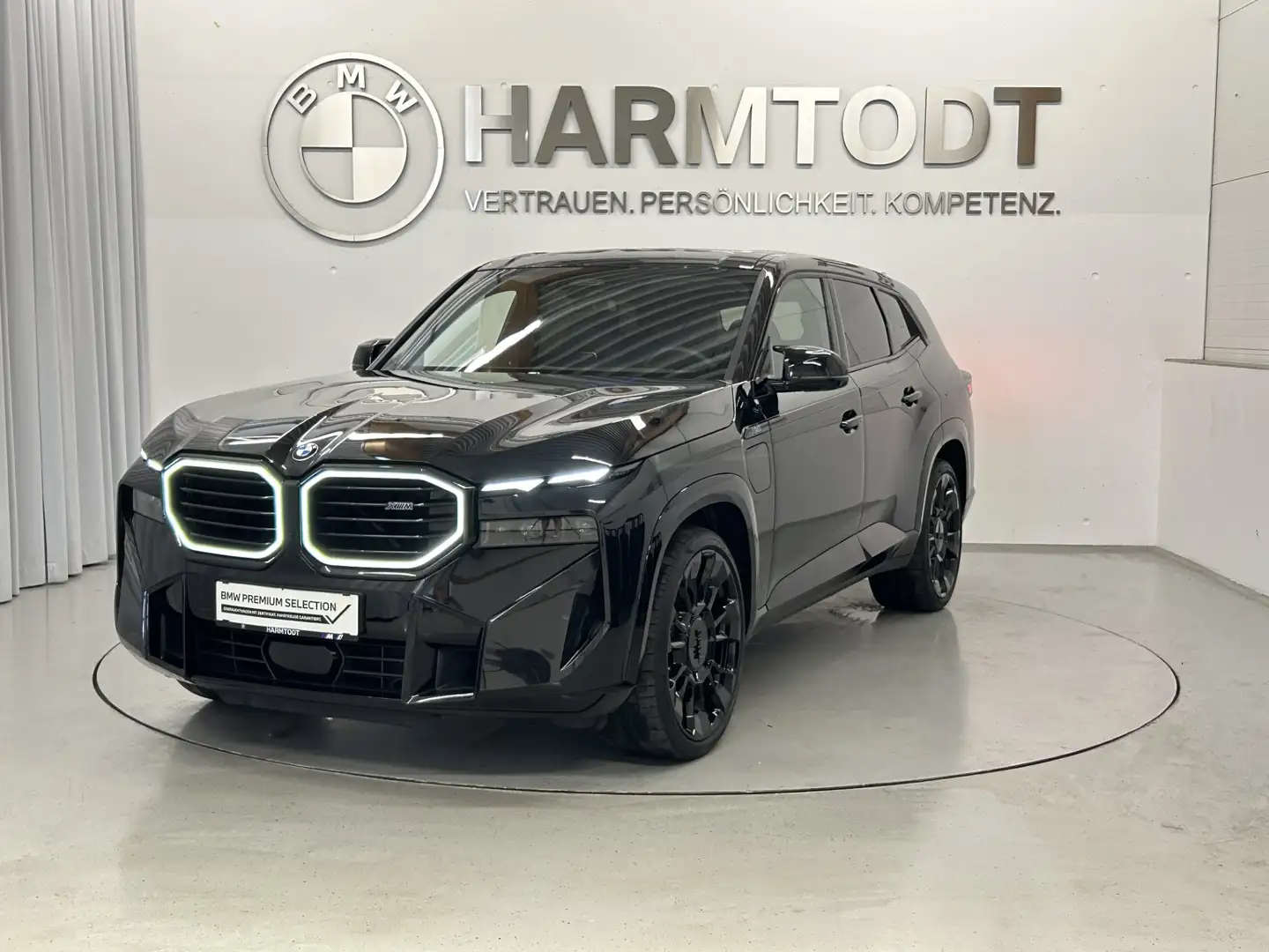 BMW XM 50e *Soft Close / AHK / Adaptives M-Fahrwerk* Schwarz - 2