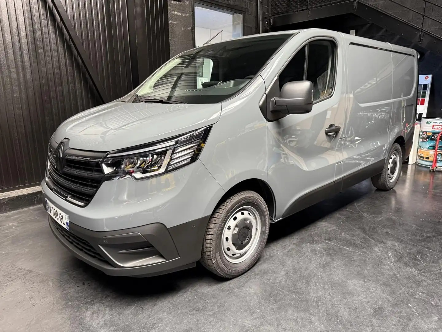 Renault Trafic L1H1 3T 2.0 BluedCi 150 Advance-CAM-NAV-MAIN LIBRE-RS- 25825HT Grau - 1